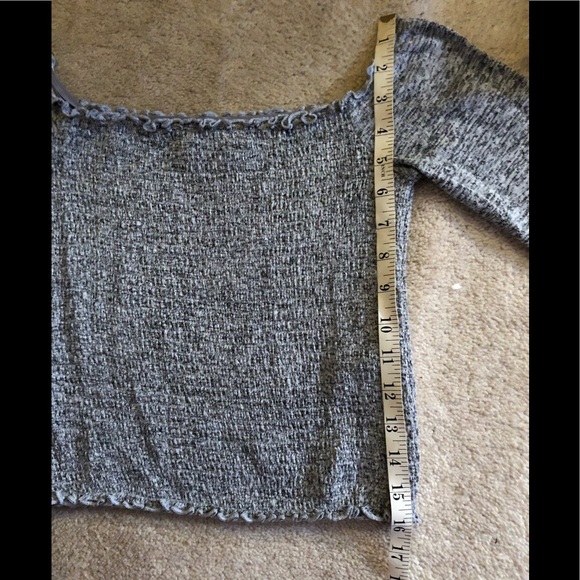 NWOT Hollister Grayscale Frill Shirred Long Sleeve Cropped Top - Picture 6 of 9